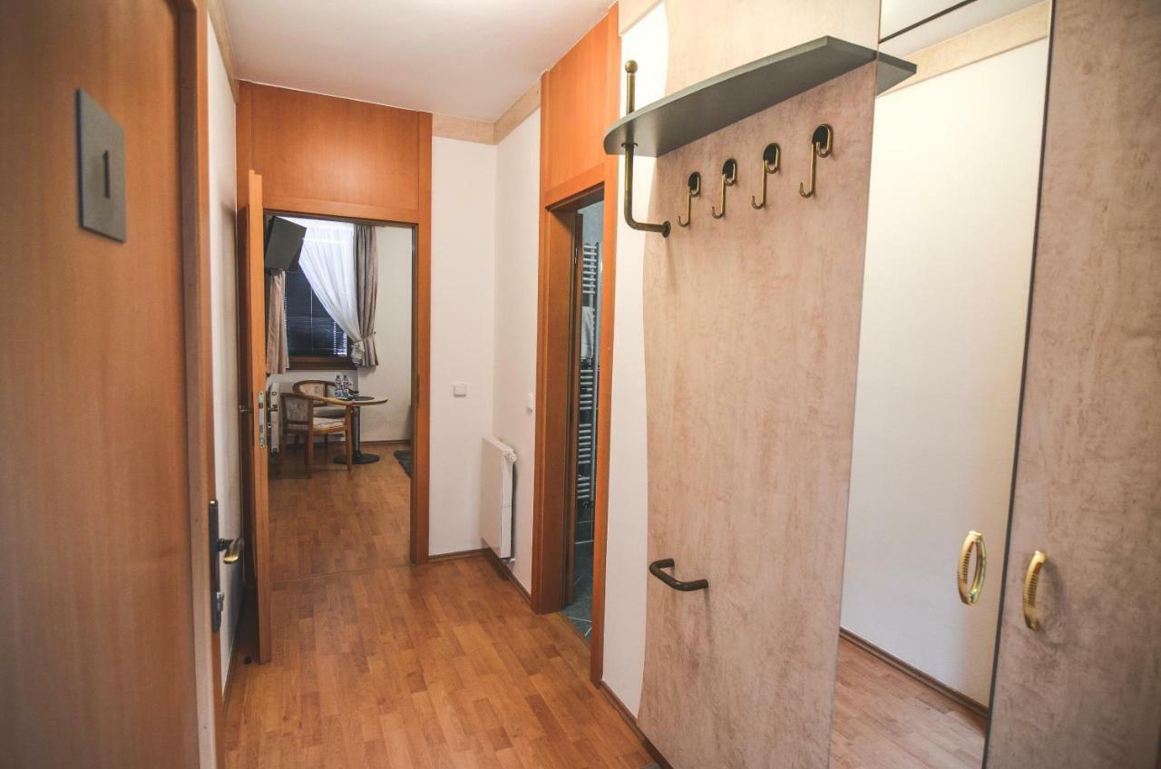 Penzion Pod Radnici Hustopece Exterior photo